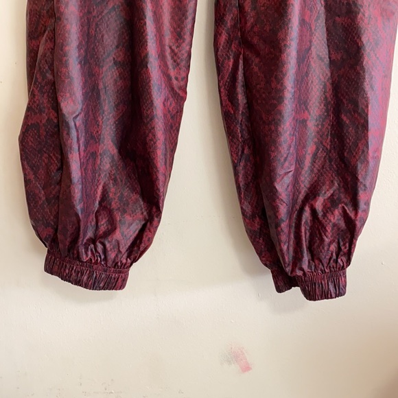 Nike red joggers - Picture 7 of 12